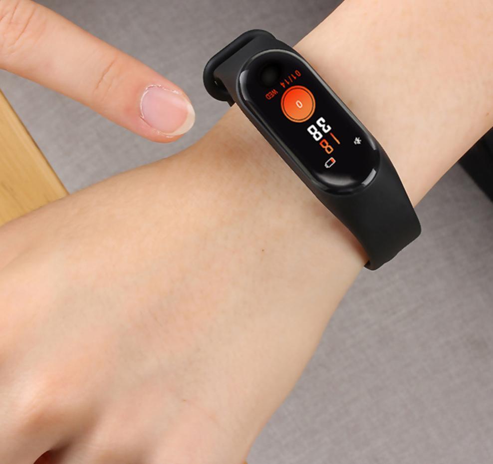 Bluetooth Sport Smartwatch for Men and Women with Fitness Tracker